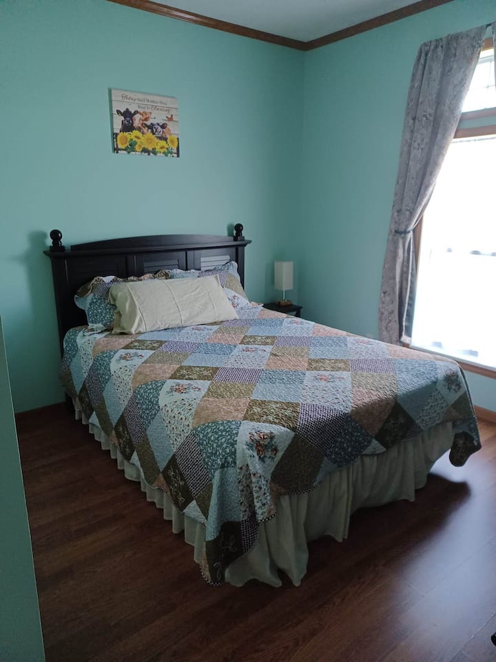 Спална соба 2 со брачен кревет (широк 150 - 179 см)