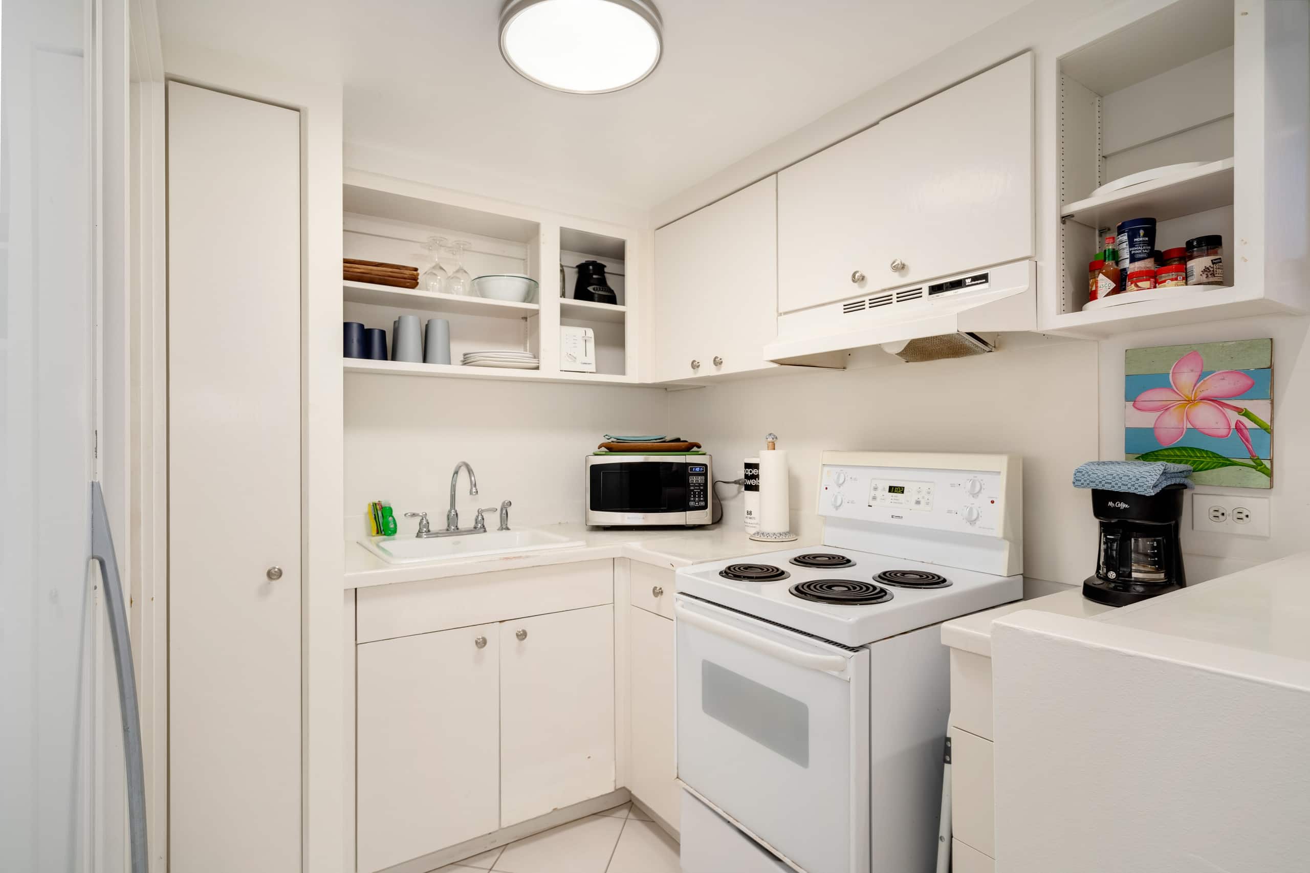 DHBH 904 Queen Studio w/Full Kitchen & Lanai - Image 3