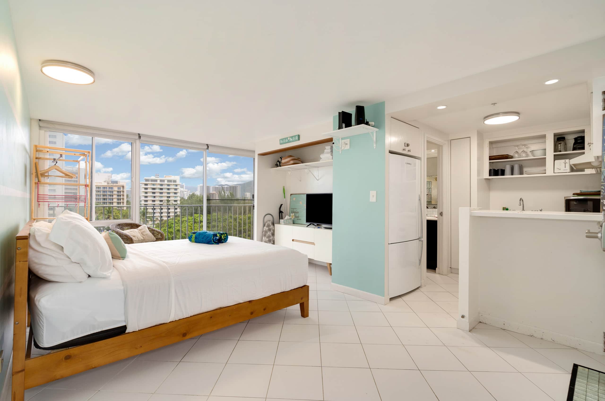 DHBH 904 Queen Studio w/Full Kitchen & Lanai - Image 9