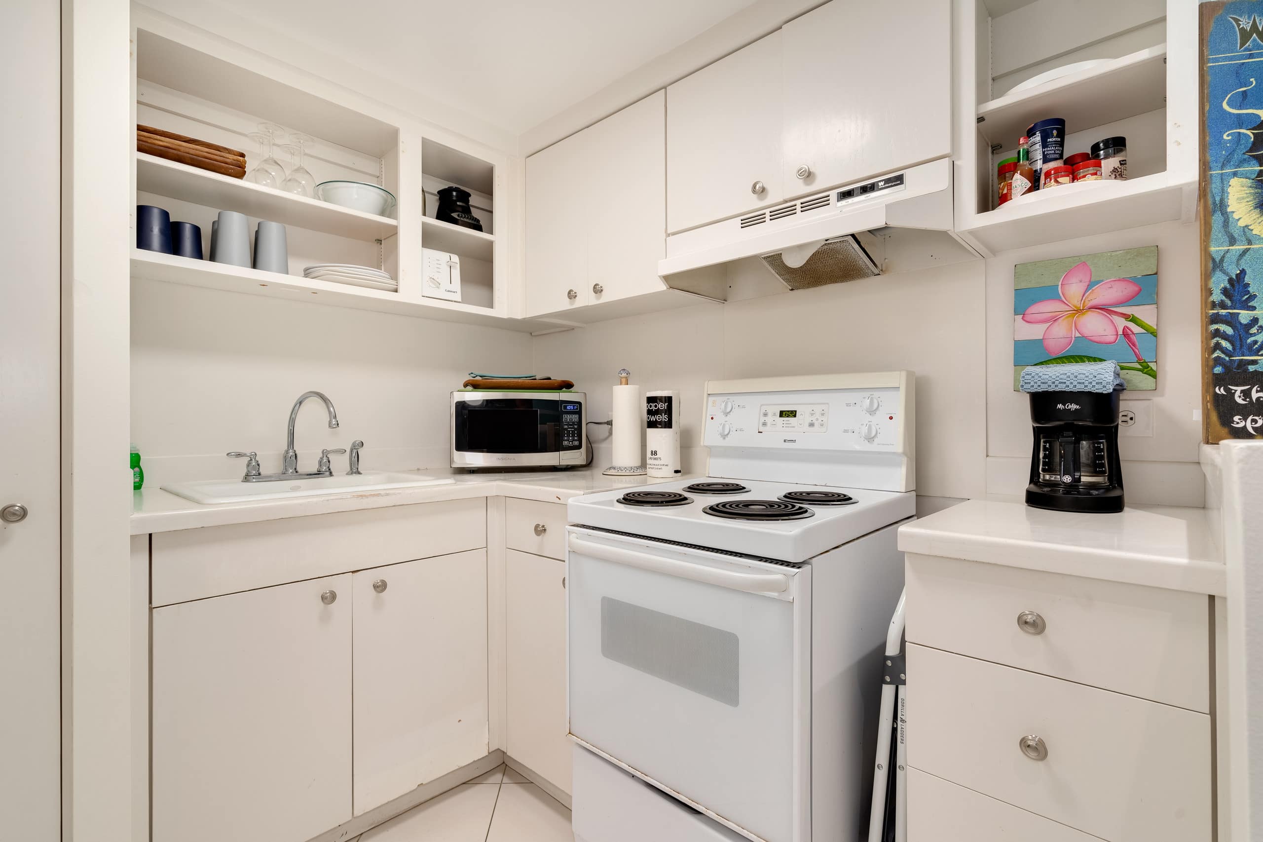 DHBH 904 Queen Studio w/Full Kitchen & Lanai - Image 4