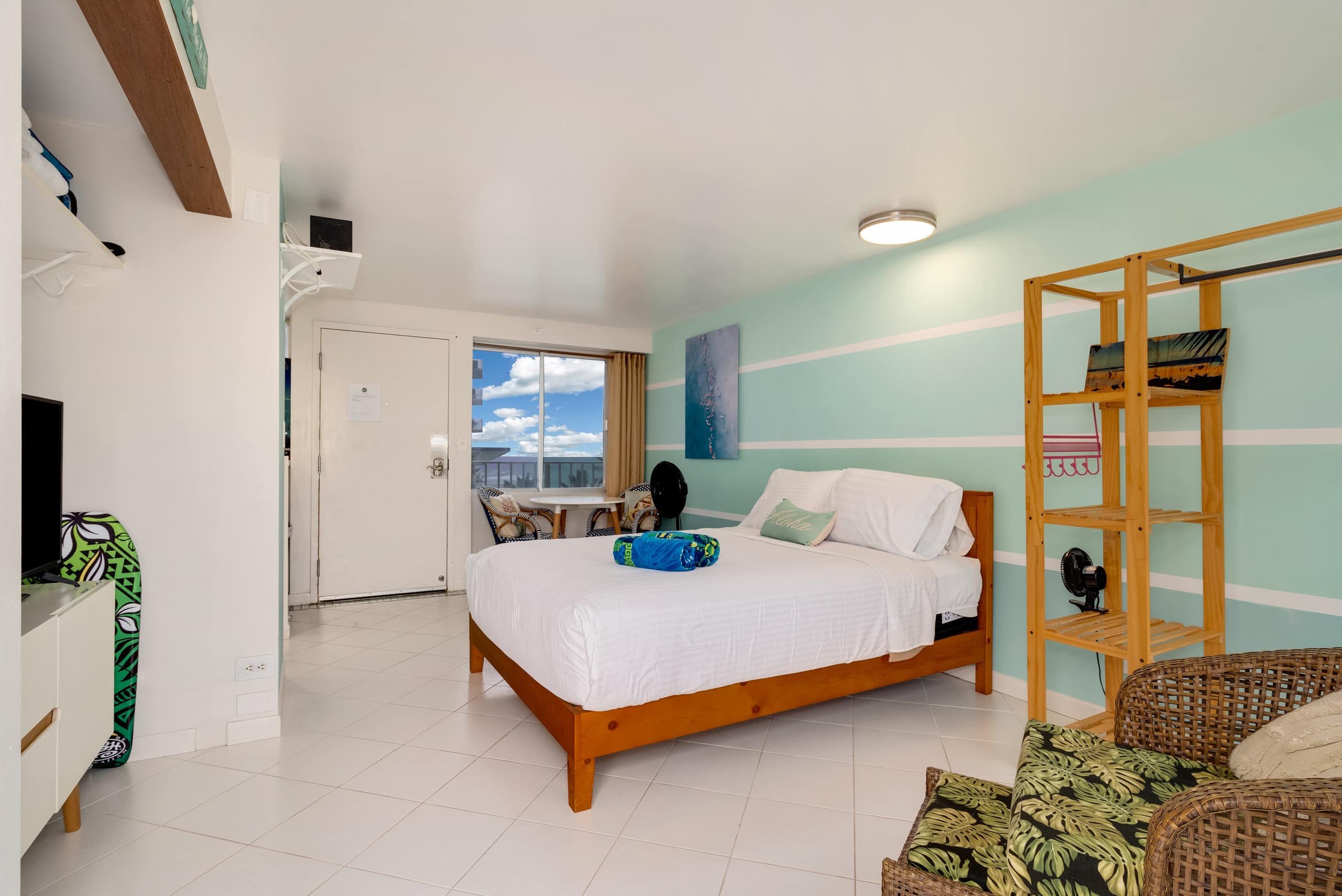 DHBH 904 Queen Studio w/Full Kitchen & Lanai - Image 13