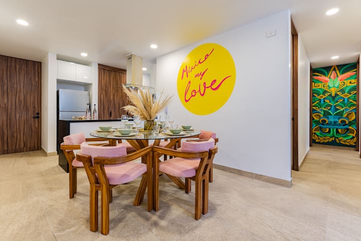 Stylish Apartment, Panoramic Views, Gym Access gallery image 5