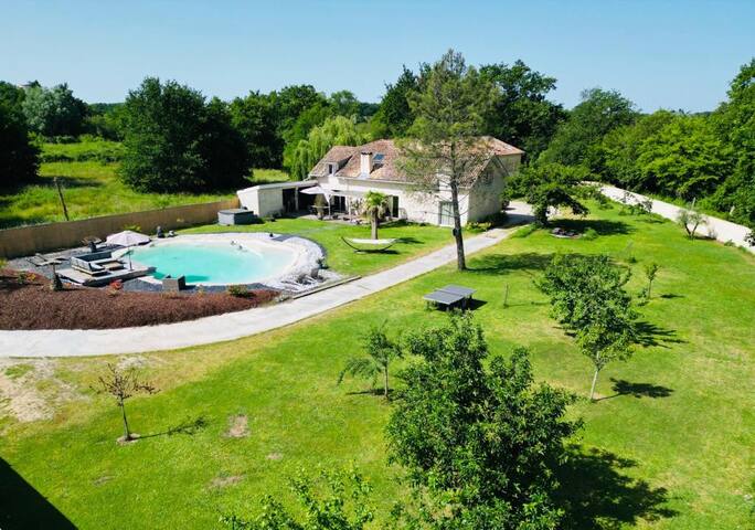 Villa 200m² A-C / Piscine Lagon/ Spa/ Bordeaux gallery image 2