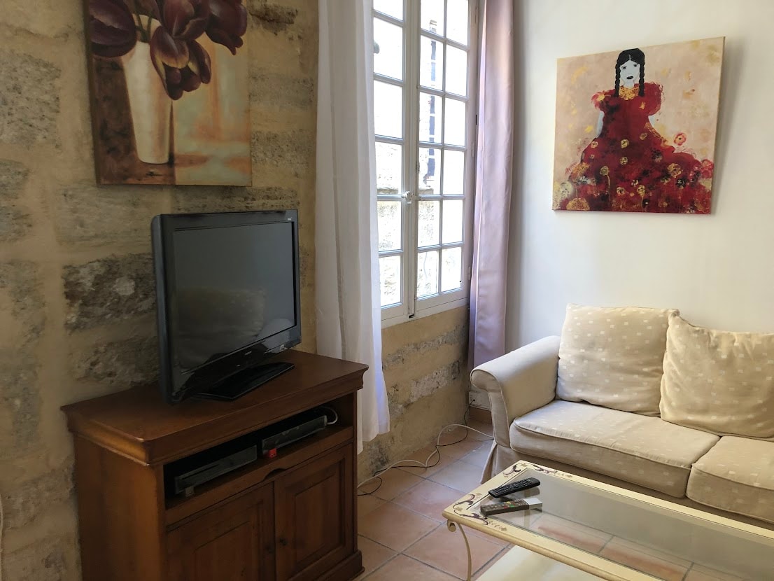Top performing Airbnb: Charming 2-room apartment in Pézenas