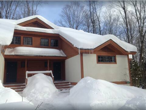Boyne Disciples Luxury Cabin. Short walk to slopes