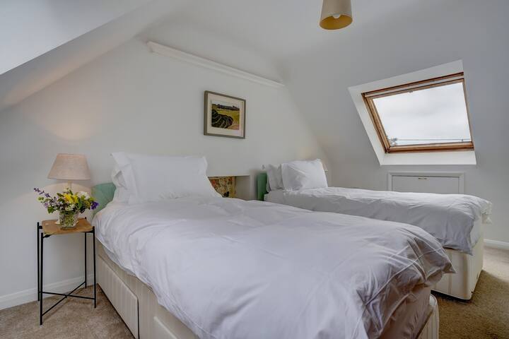 1 ห้องนอนเตียงคู่หรือเตียงคู่สุดพิเศษ