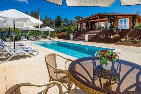 Design Chalet W/Private Pool 15min away from Beach