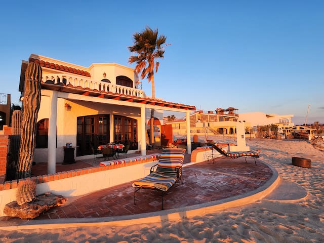 Entire home with 5 bedrooms in Mexicali - Casa De Corazon