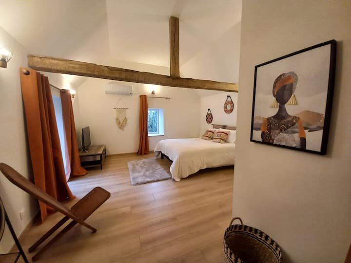 Habitación YEMAYA y su baño privado con ducha. 
2 personas. cama de 160 cm
Primer piso
30 m ²