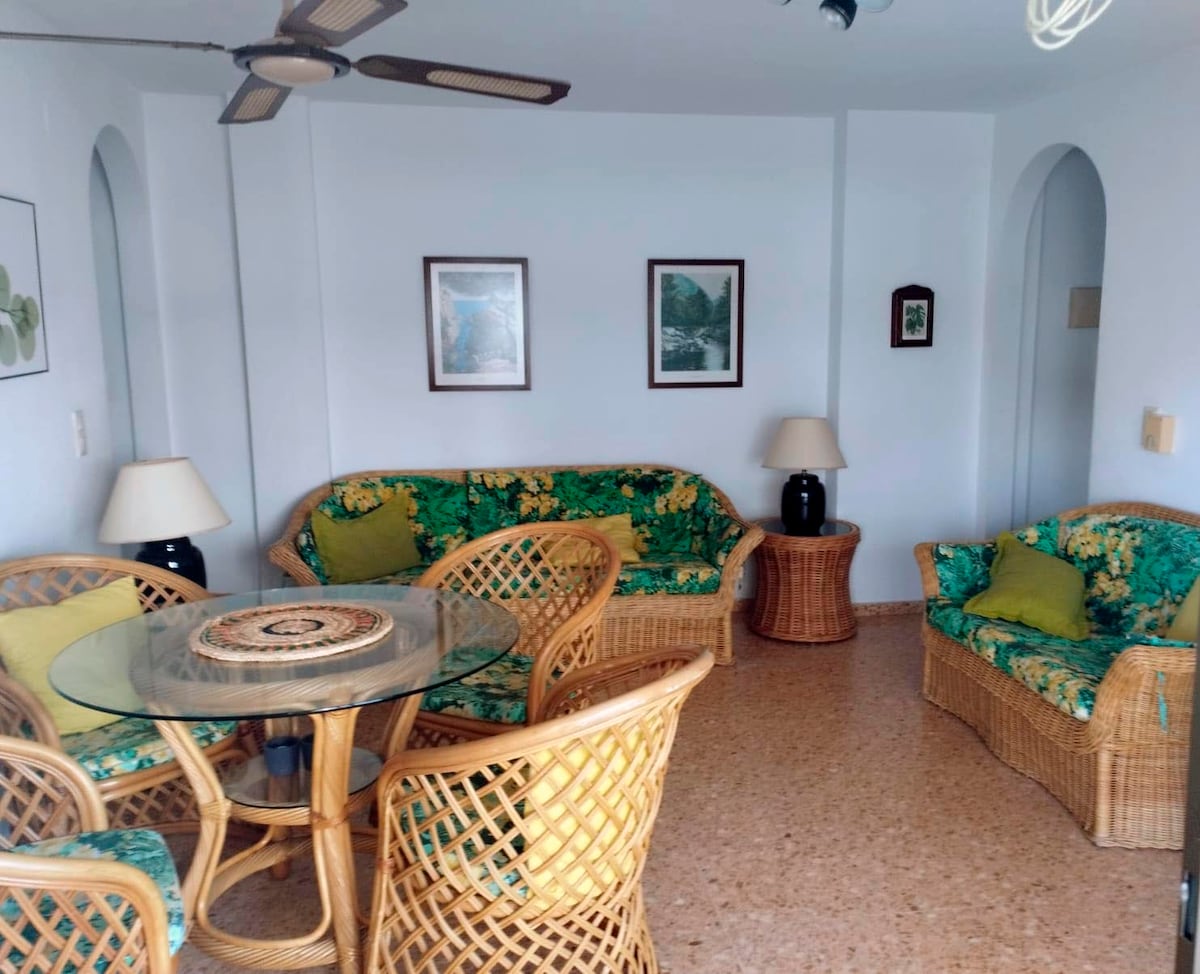 Airbnb performant: Blue Beach: Forget about your shoes à Xeraco