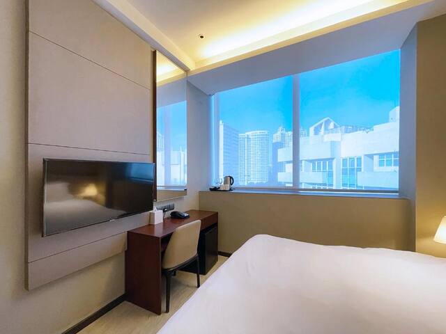 Perfect Two Bedroom apt near MRT gallery image 3