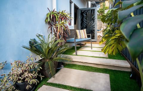 The "Dous" Modern Apartment
