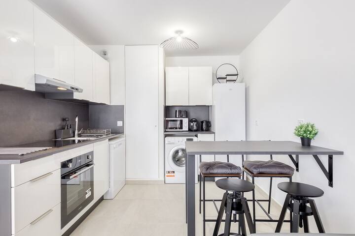 3 rooms Standing 70 m² - RER B 20 min Paris
