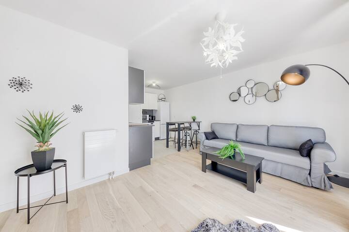3 rooms Standing 70 m² - RER B 20 min Paris
