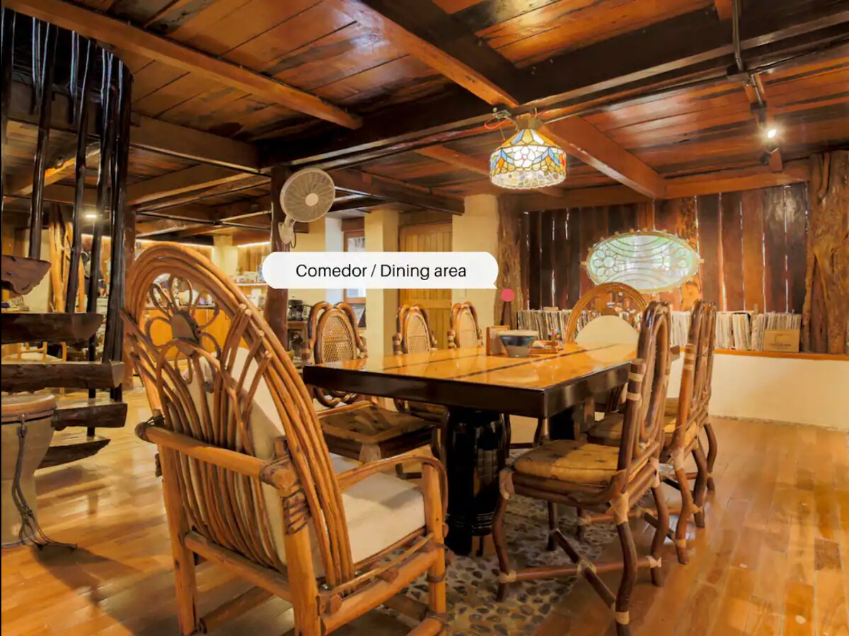 Top Airbnb: Casa Fuego | AC & WiFi | near the airport en Alfredo V. Bonfil