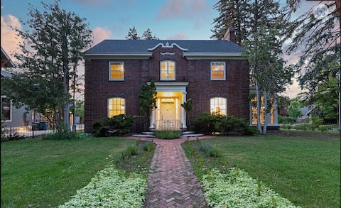 5 bdrm/gas fireplaces/3 blks to UM/close to dwntwn