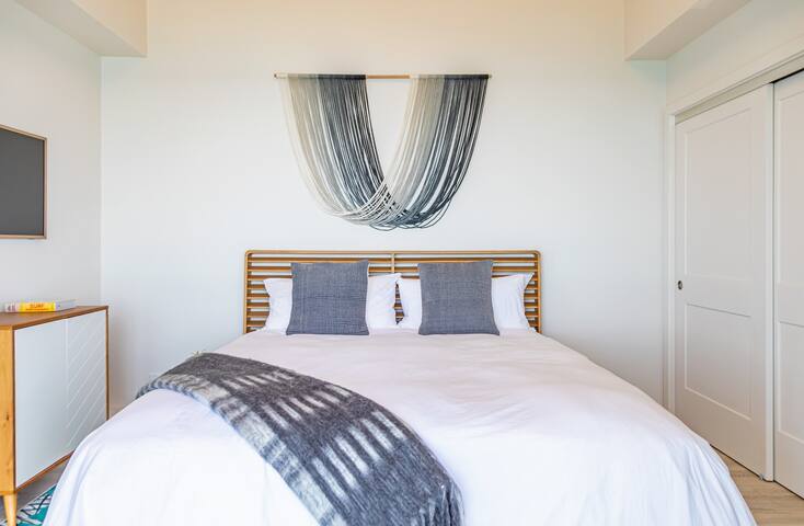 Mele Kai Kona – Luxe Oceanfront Property with Pool gallery image 3