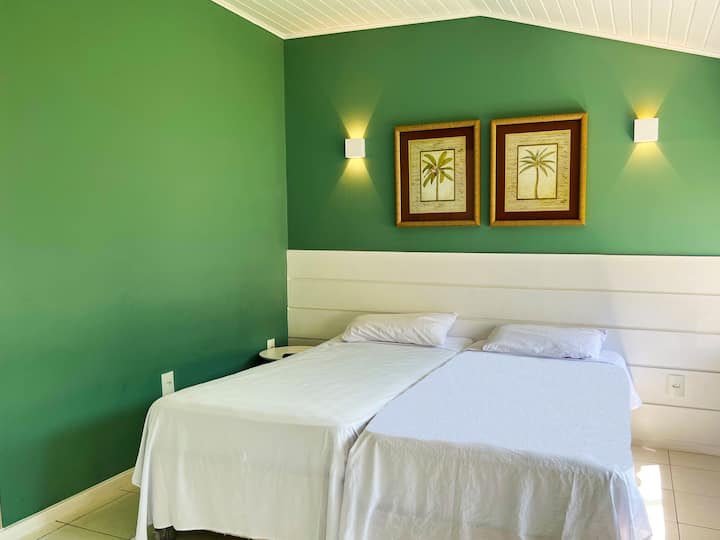 Bedroom 1 (can be either 2 Single beds, or 1 Queen bed)