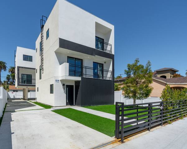 9BR Group Stay Mid City near USC gallery image 5