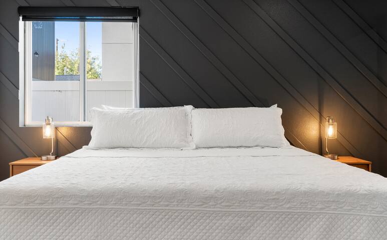 9BR Group Stay Mid City near USC gallery image 3