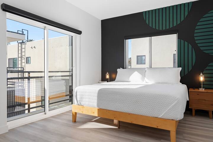 9BR Group Stay Mid City near USC gallery image 2