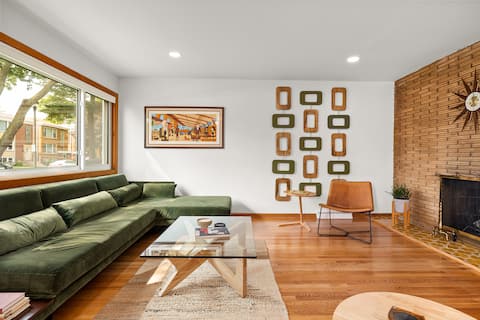 Retro Modern Bungalow | free parking | fire pit