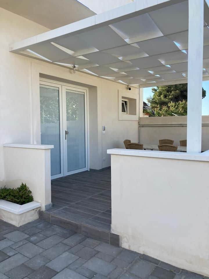 Villa with garden and internal parking
