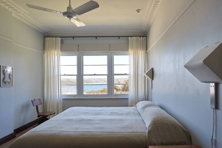 Cosy 3 Bedroom Cottage with Harbour Views gallery image 5