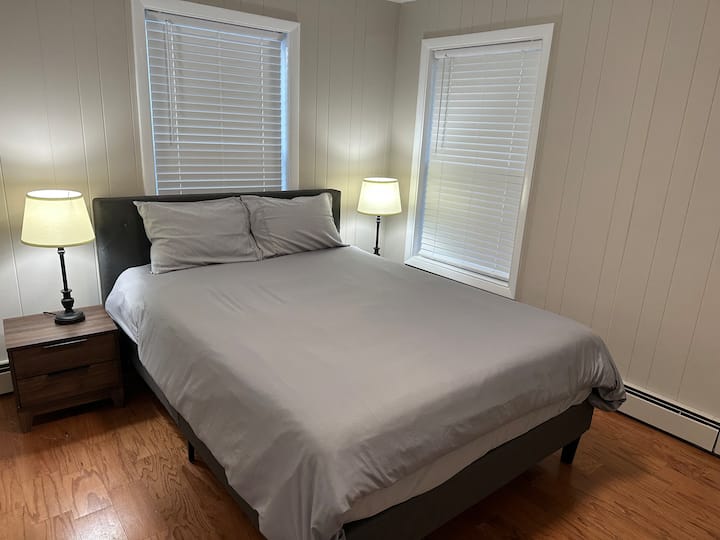 "Vitanda na mito yote ilikuwa nzuri sana na kulikuwa na mashuka na mablanketi mengi ya ziada. " - Rachel