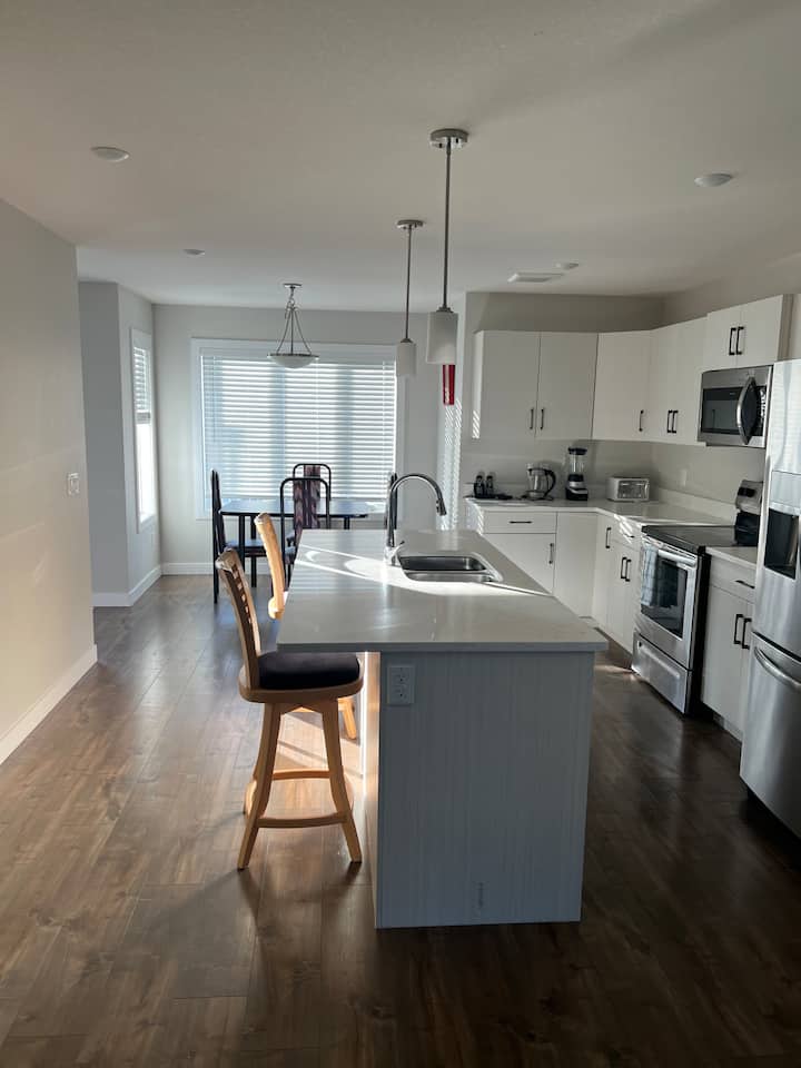 Exquisite 3 Bedroom Space In Rosewood - Saskatoon
