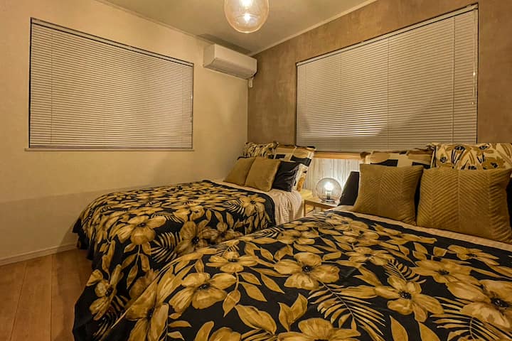 Bedroom 3 Two semi-double beds
