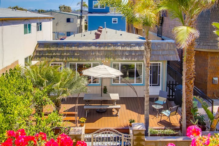 Family Beach Cottage, Steps2Sand, Parking x2, Deck