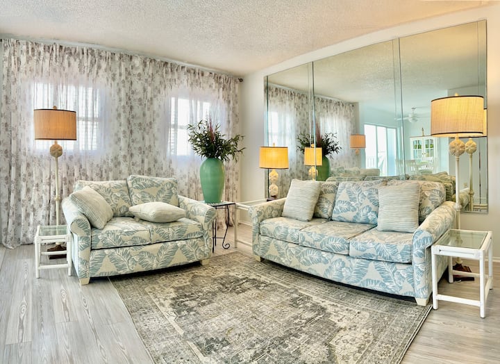 Cozy Condo On The Beach - Venice, FL