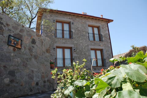 Top performing Airbnb: Your Home in Asos. You won't want to go back! (Grape) in Ayvacık