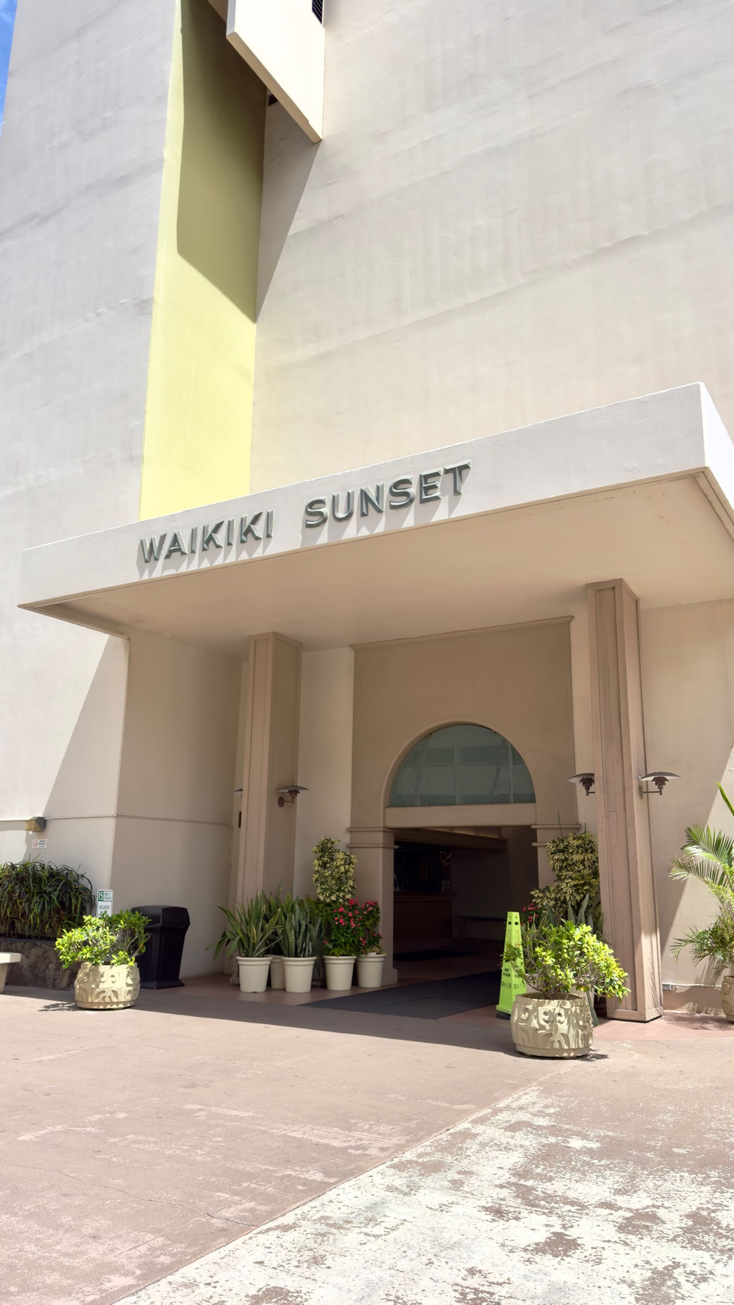 Condo in Honolulu · ★4.95 · 1 bedroom · 2 beds · 1 bath - Image 51