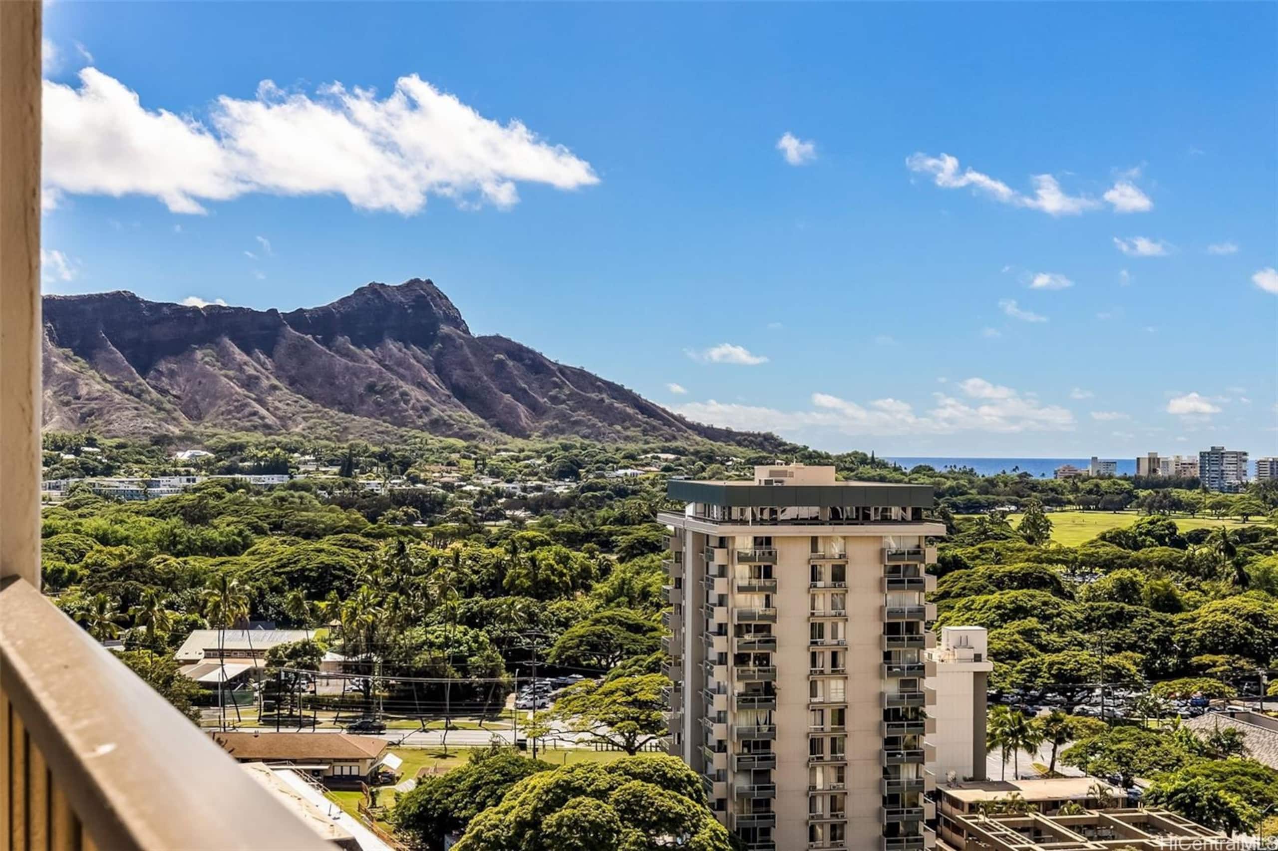 Condo in Honolulu · ★4.95 · 1 bedroom · 2 beds · 1 bath - Image 60