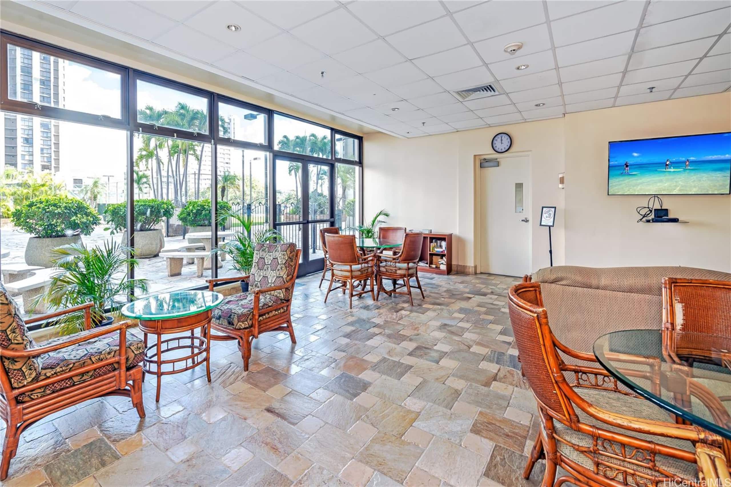 Condo in Honolulu · ★4.95 · 1 bedroom · 2 beds · 1 bath - Image 59