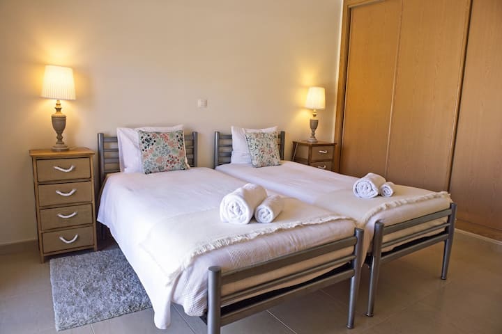 ห้องเตียงเดี่ยวเตียงแฝด