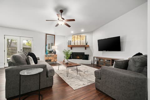 The Haven-Cute 3BR in Town