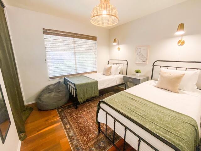 4/3 | Pool | Cul-de-sac gallery image 4