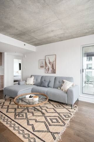 3 bedroom condo in Griffintown! gallery image 4