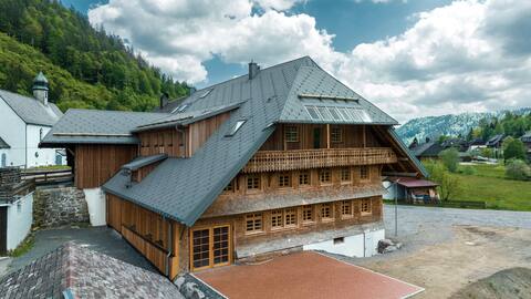 Large group house – ideal for families & retreats