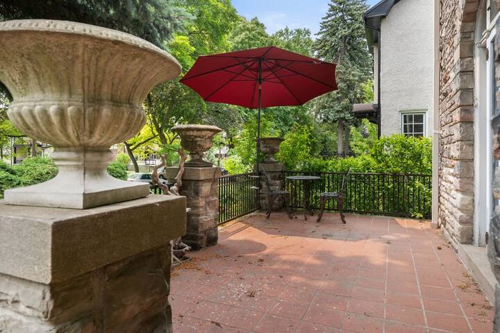 Stately Home 2bd walk to High Park
