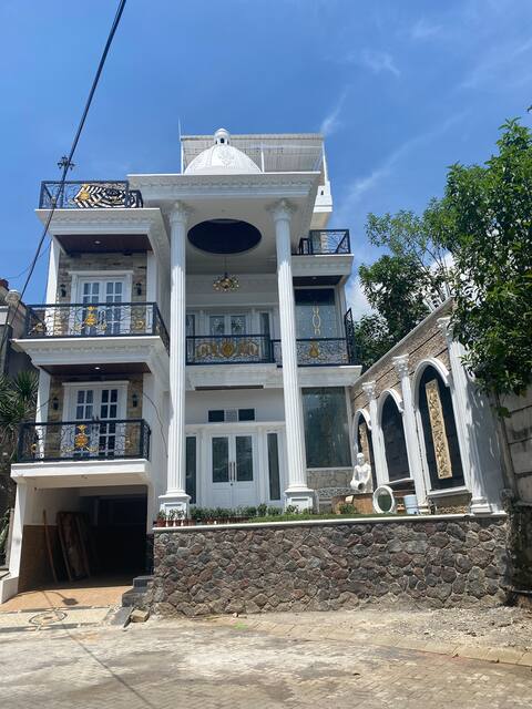 Villacio 1min fr Museum Angkut