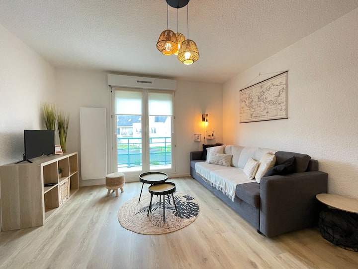 Cozy apartment on the outskirts of downtown Apartments for Rent in