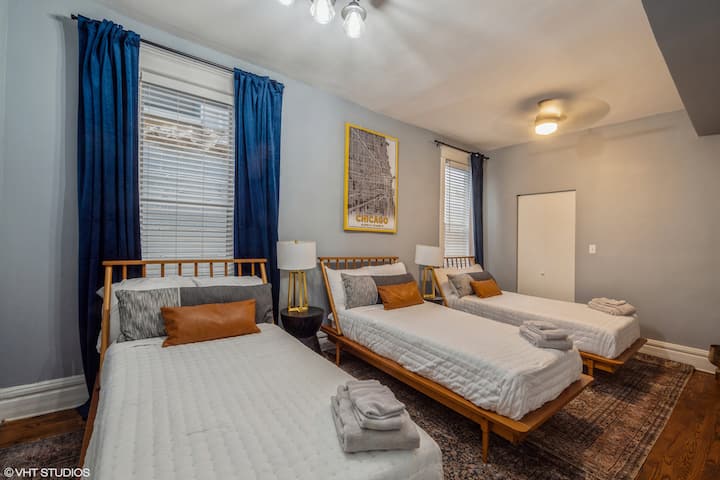 Спалня на първия етаж (3 единични легла)