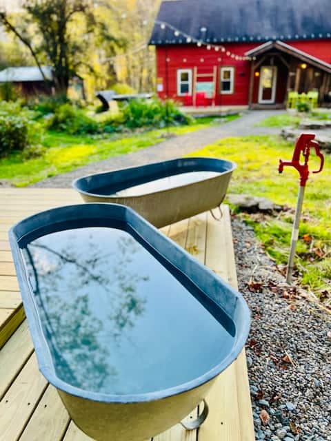 Catskills Sauna, ColdTubs, HotTub, Firepit, eBikes