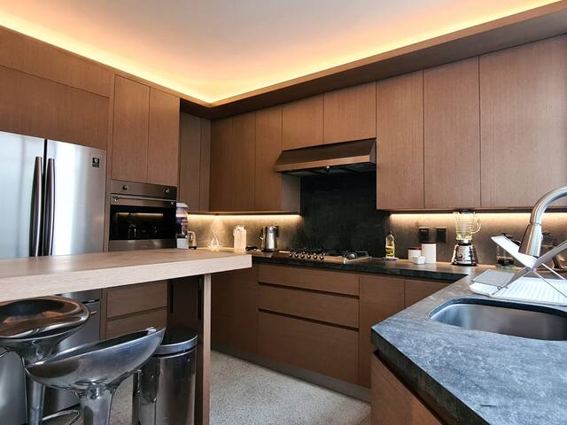 Art and view at Condesa District gallery image 5