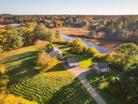 Classic, calm river view & centrally located home