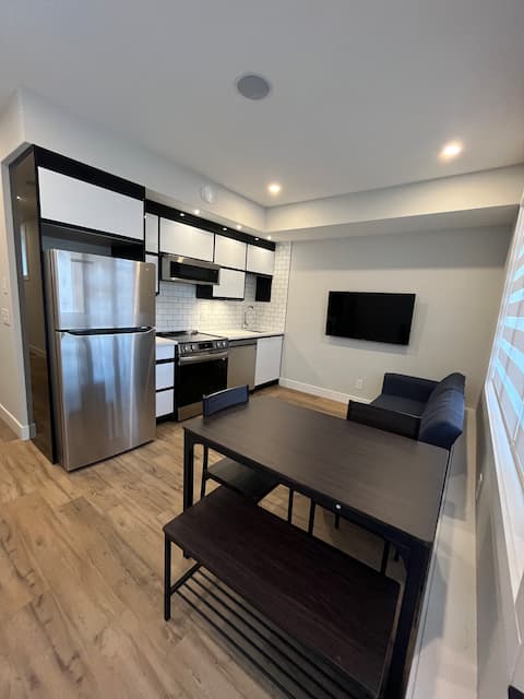 Top performing Airbnb: City View, Inner city walkout, Entire floor Suite. in Bankview